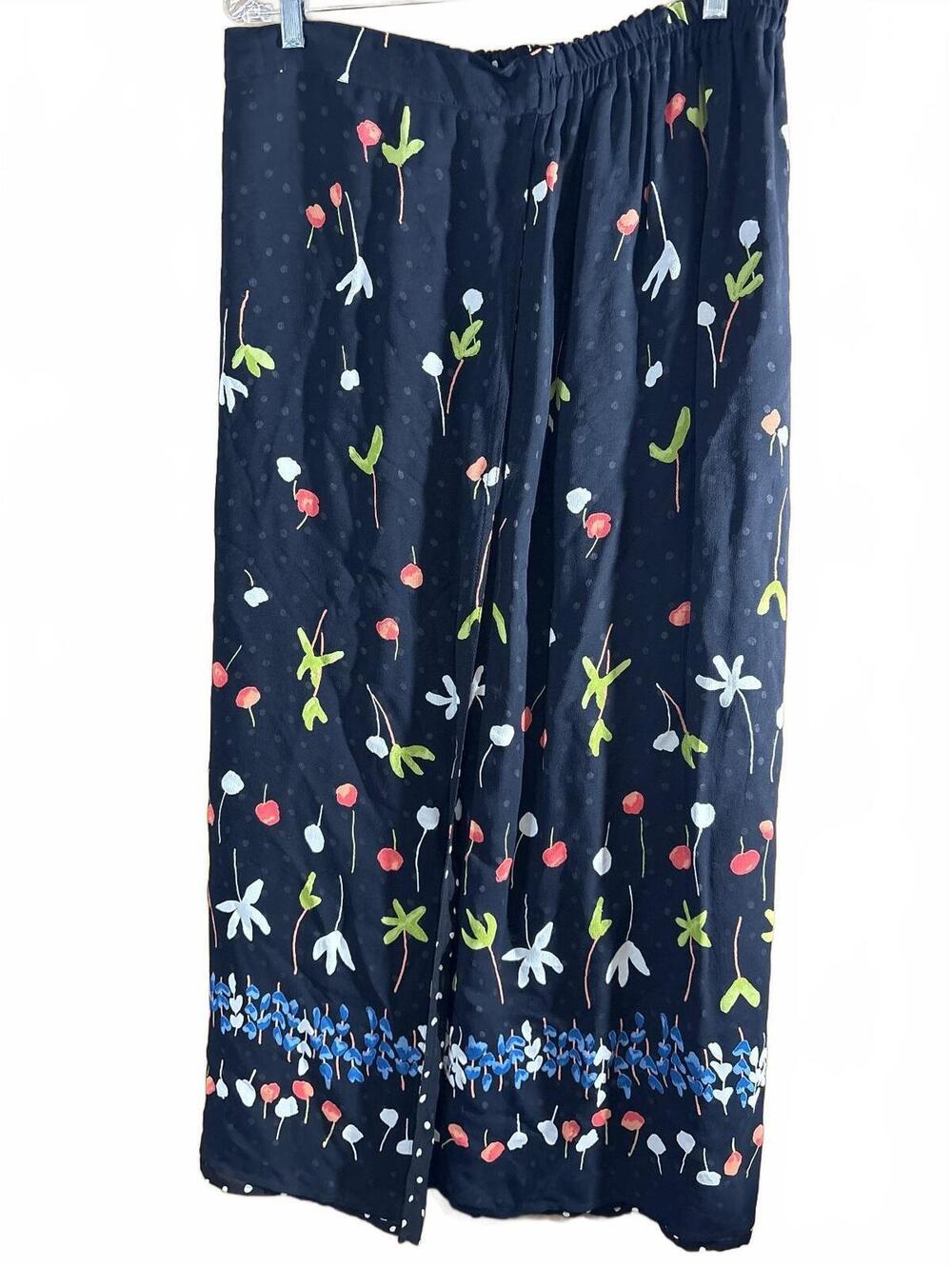 HC1172 Black reversible Floral and Polka Dot Wrap Skirt